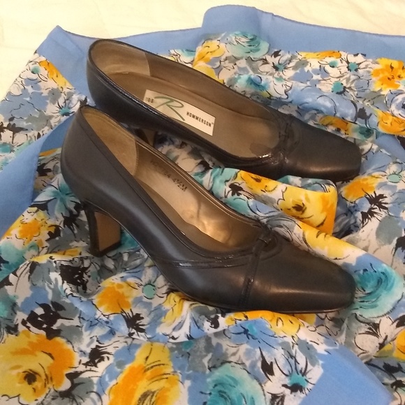 Pumps - Picture 1 of 2